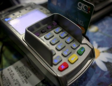 Αλματώδης αύξηση των POS - Πως το «πλαστικό χρήμα» καταλαμβάνει την αγορά (φωτό)